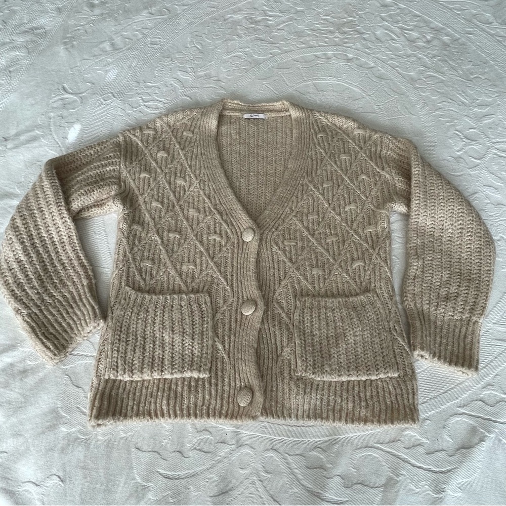 Y2K Grandma cable-knit buttoned cardigan Sweater - Picture 8 of 10